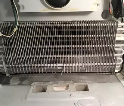 Freezer evaporator with heater