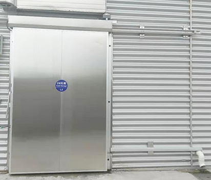 Convex hinged full buried door